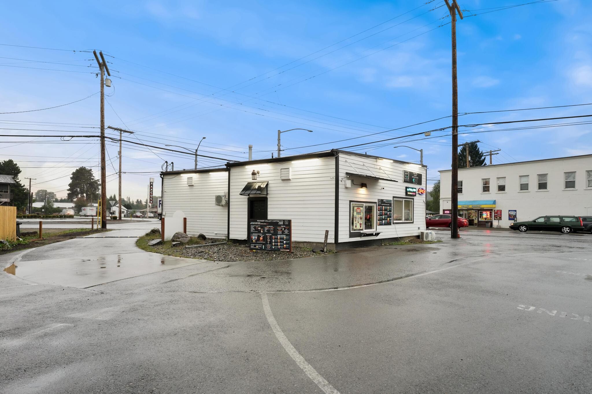 11016 Valley Ave E, Puyallup, WA for Sale