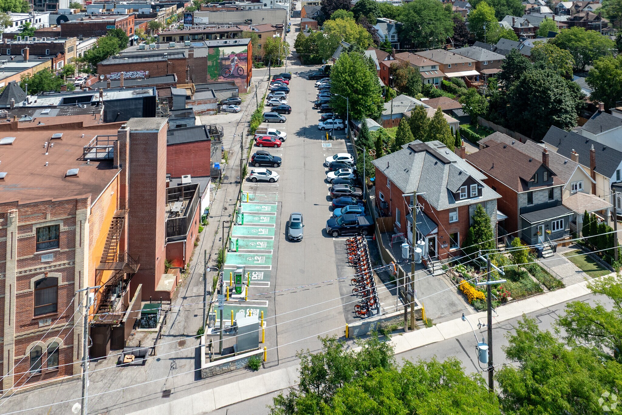 2975 Dundas St W, Toronto, ON for Rent