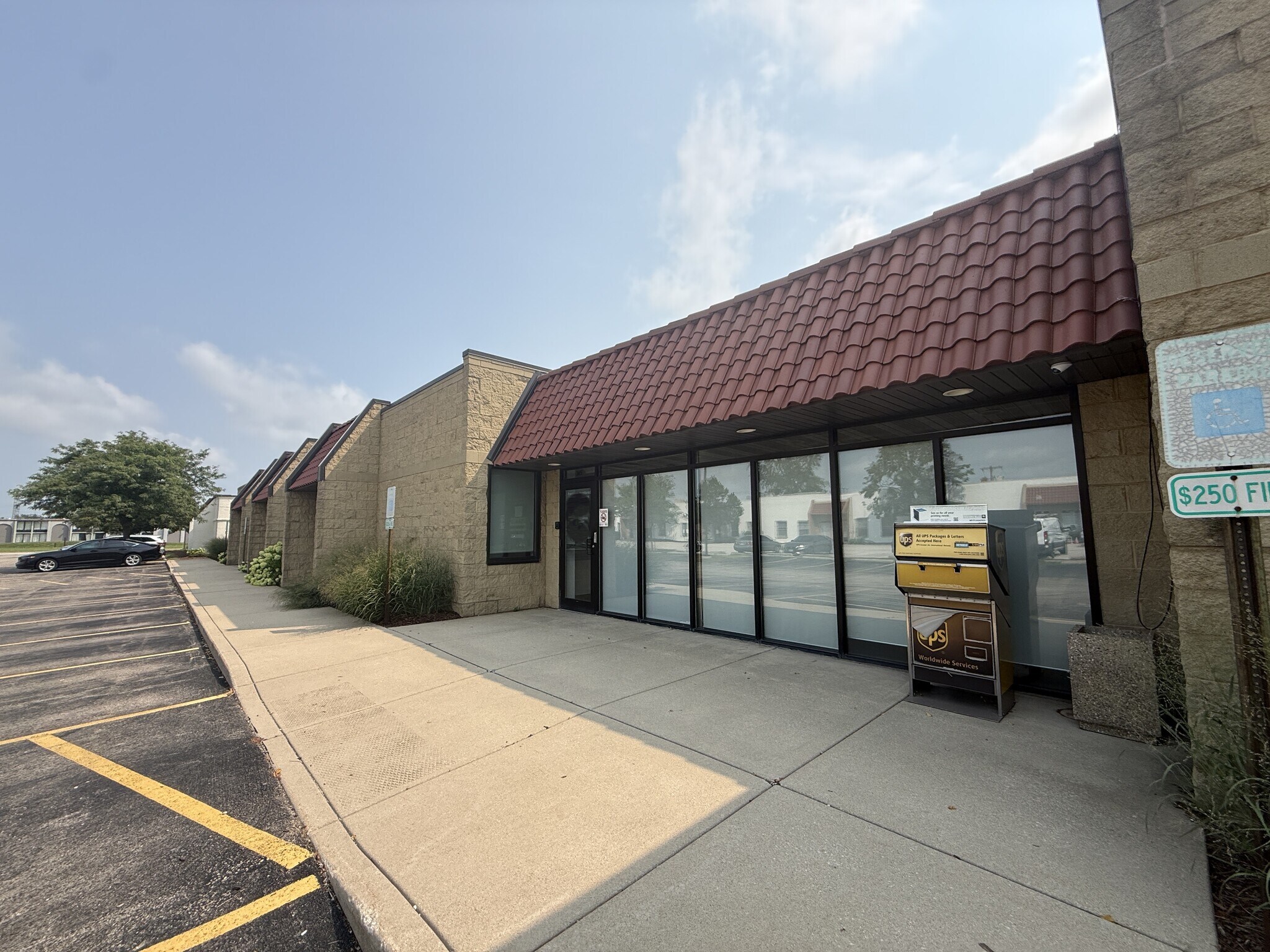 365 Smoke Tree Plaza Dr, North Aurora, IL for Rent