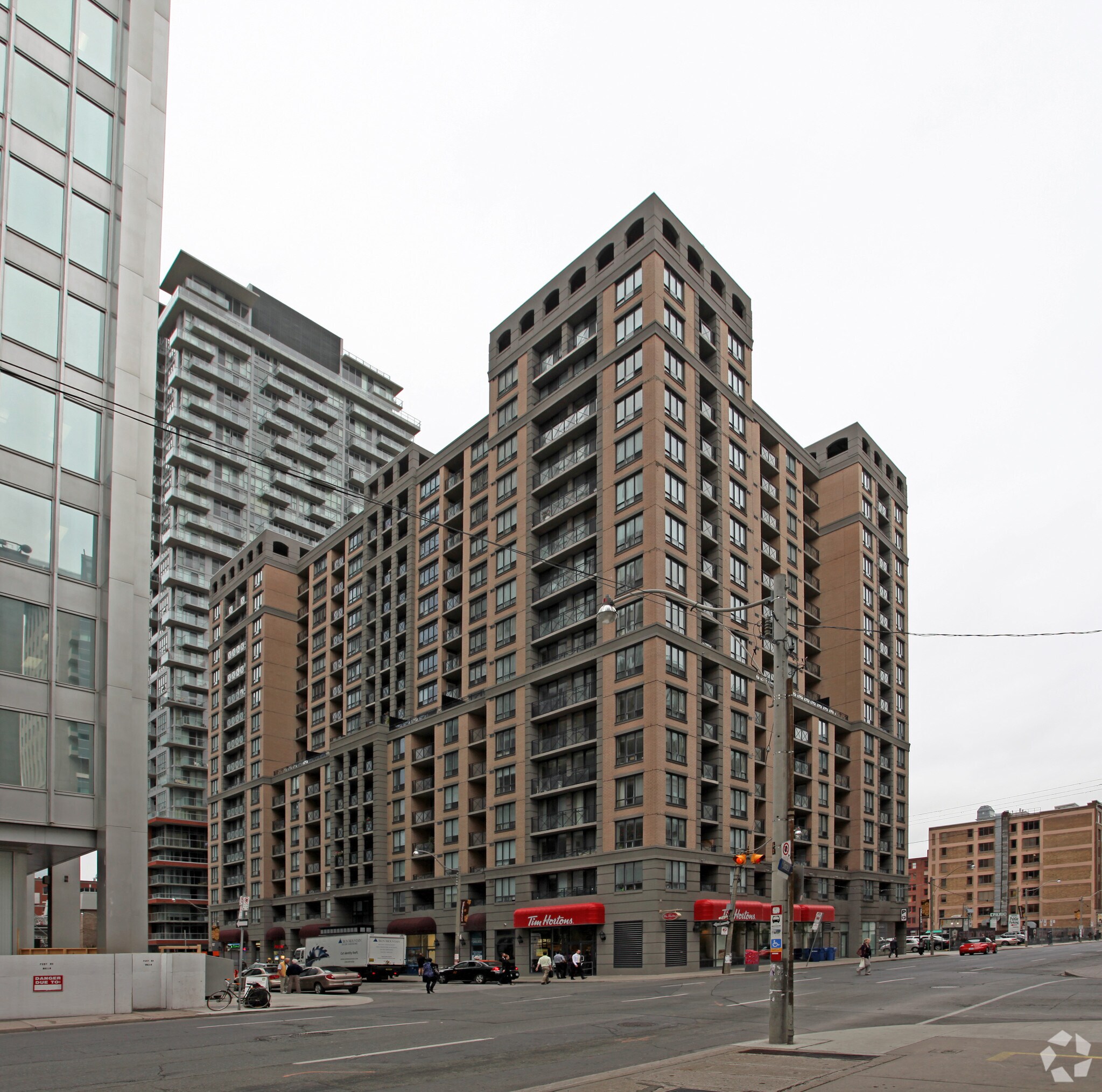 140 Simcoe St, Toronto, ON for Rent