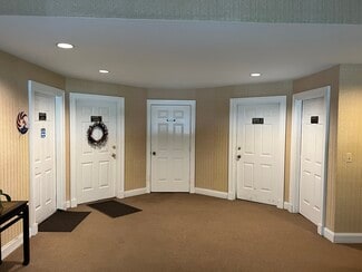 Hampton, NJ Medical - 1-8 Manor Dr