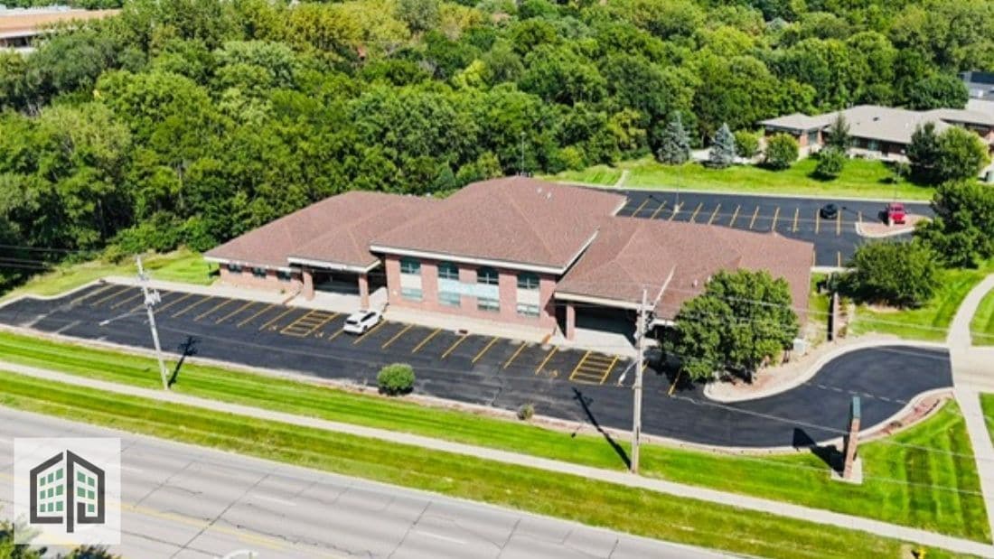 3001 86th St, Urbandale, IA for Sale
