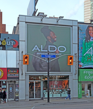 Toronto, ON Storefront - 332 Yonge St