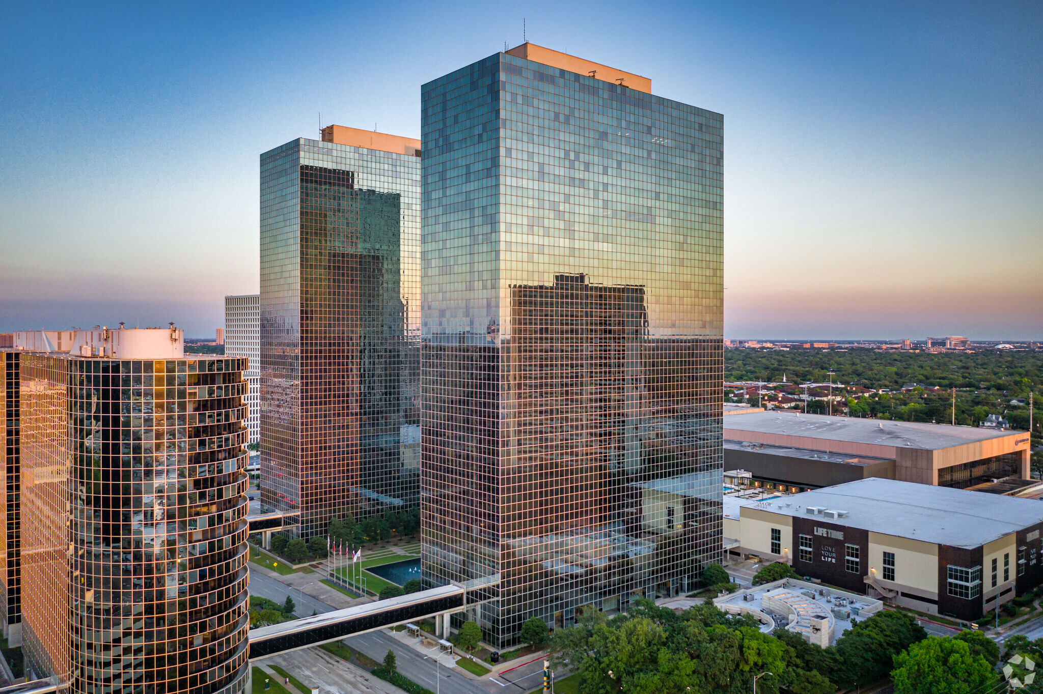 11 Greenway Plz, Houston, TX for Rent