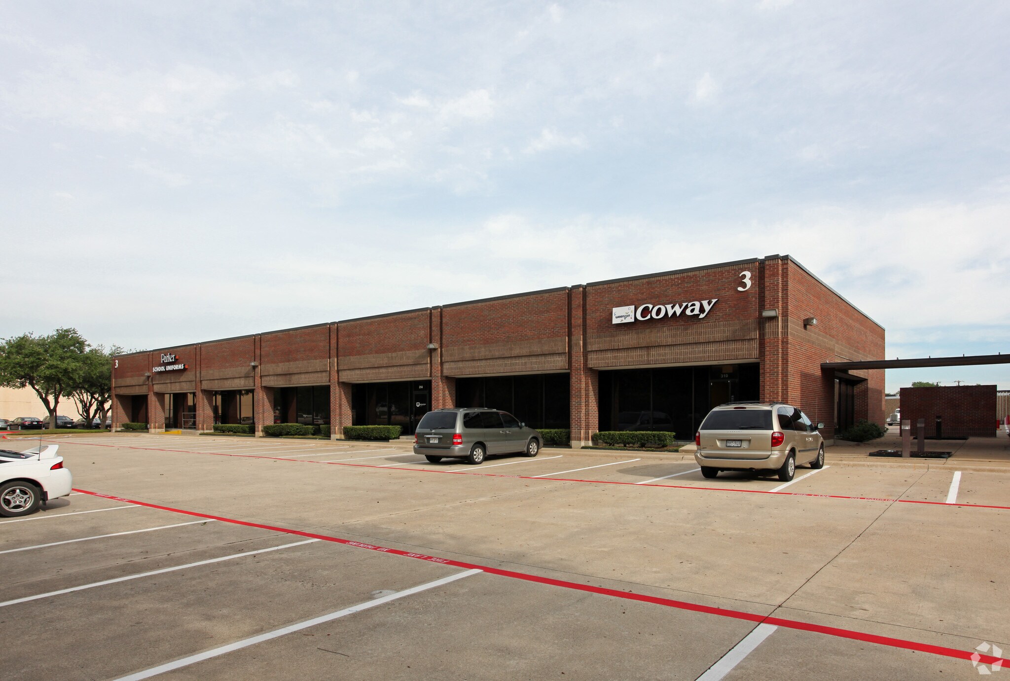 1611 N Interstate 35E Carrollton, TX 75006 Flex Property for Lease on