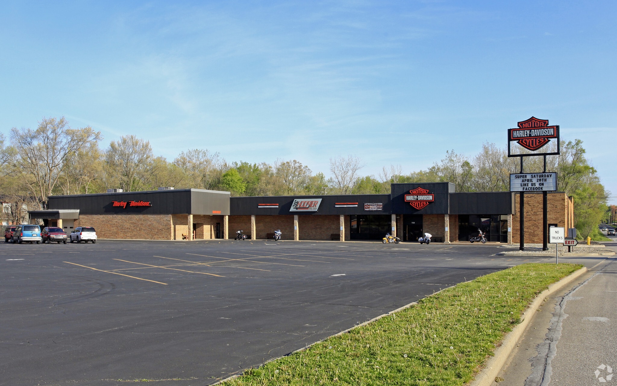 720 W Bristol St, Elkhart, IN for Sale