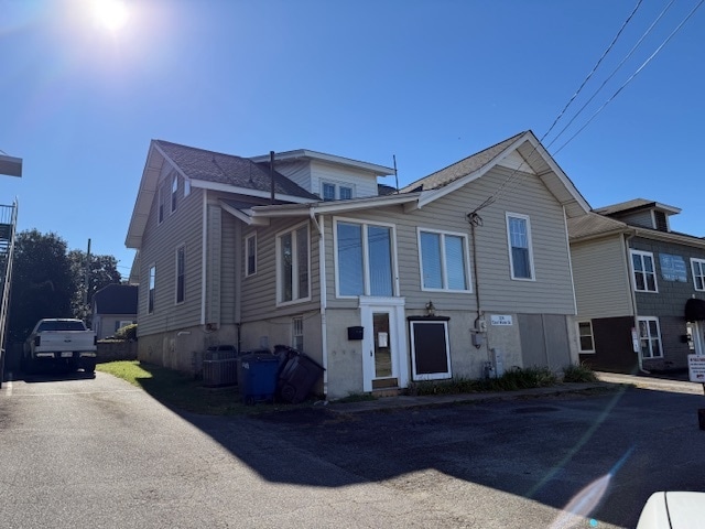 233 Davie Ave, Statesville, NC for Rent