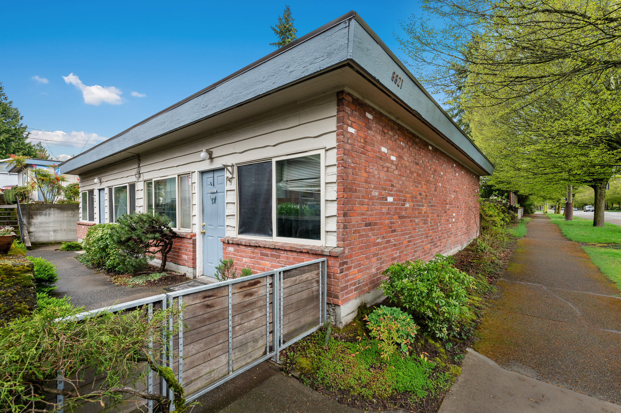 8821 35th Ave SW, Seattle, WA for Sale