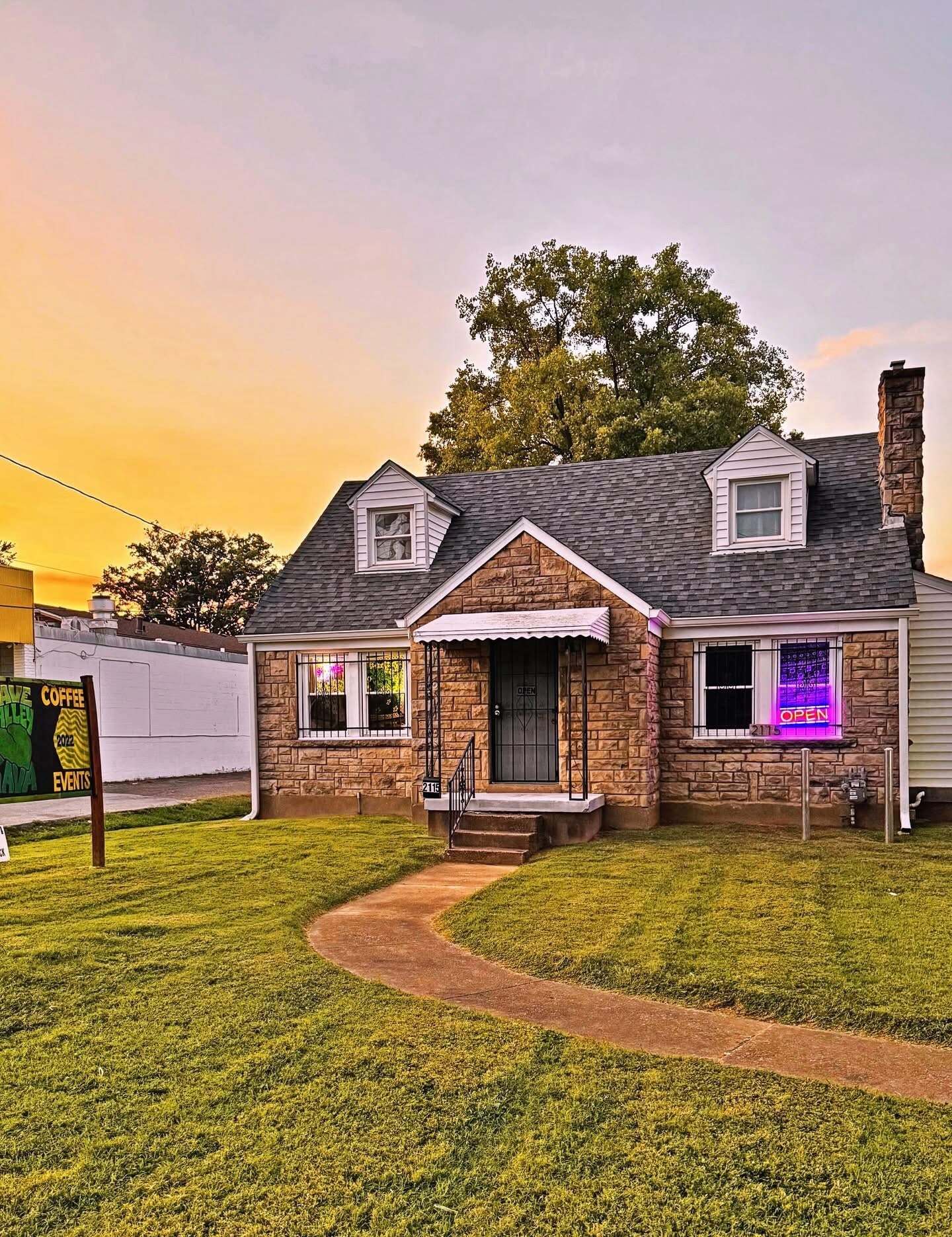 2115 Crums Ln, Louisville, KY for Sale