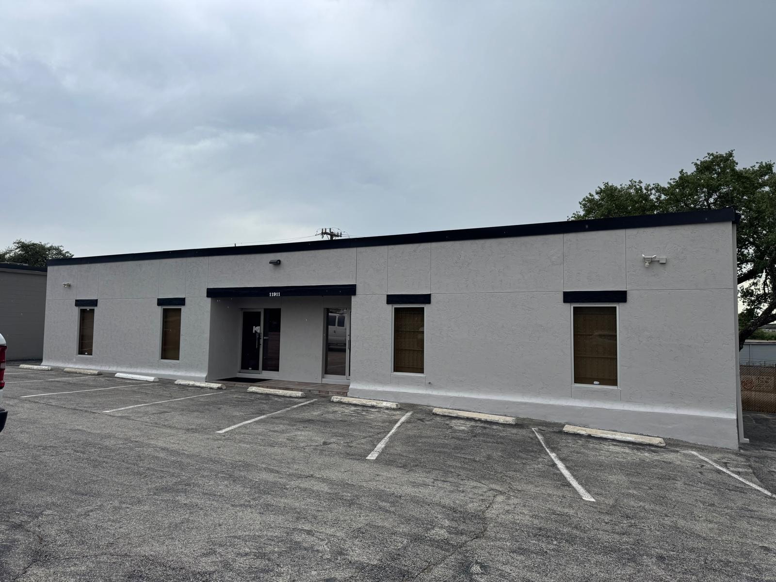 11911-11913 Warfield St, San Antonio, TX for Sale