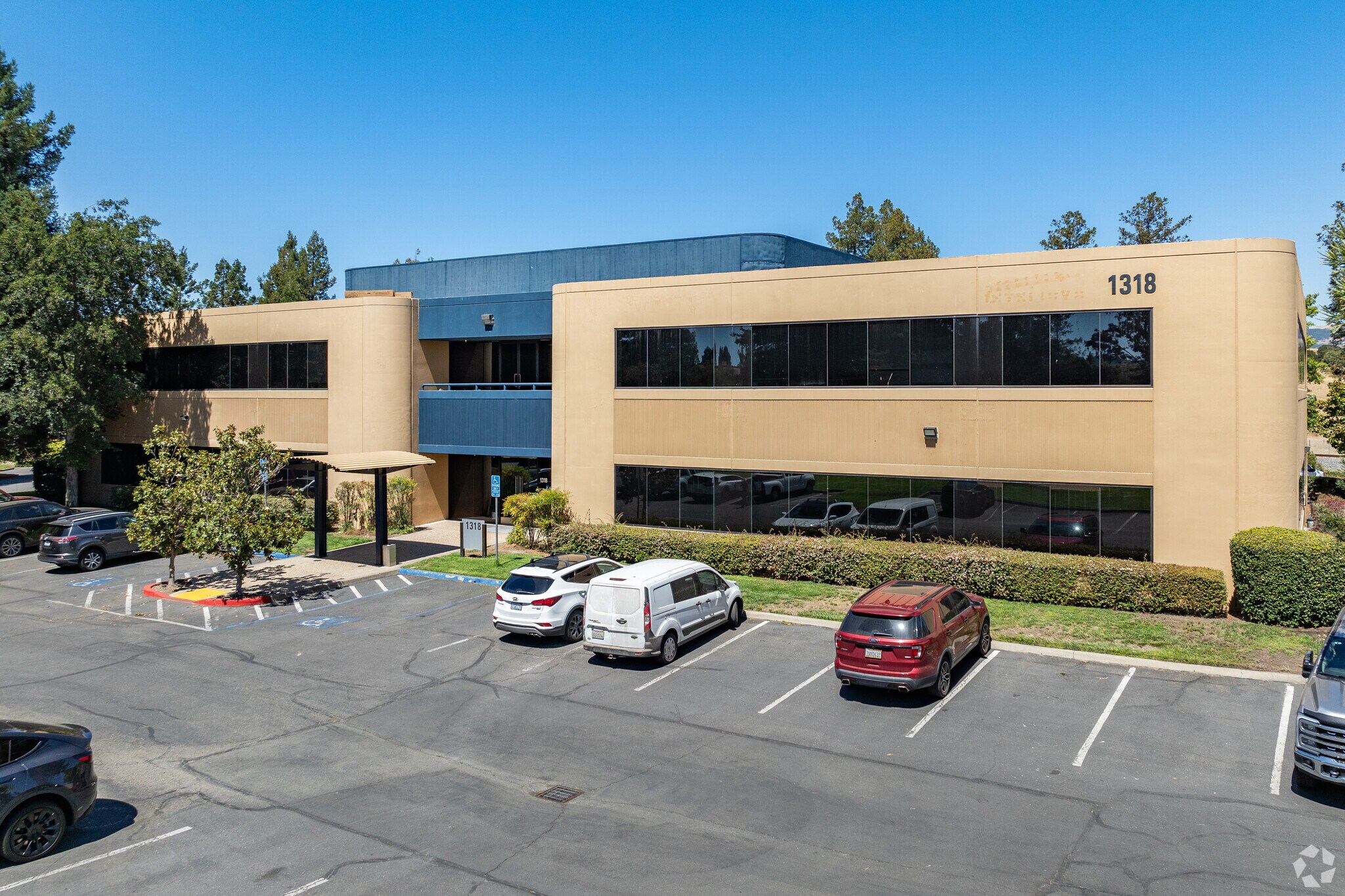 1318 Redwood Way, Petaluma, CA for Rent