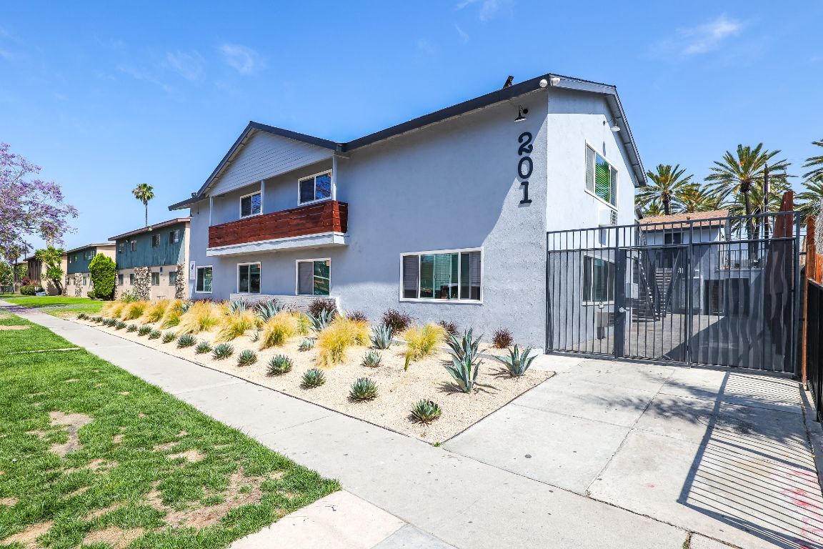 201 E Wakefield Ave, Anaheim, CA for Sale