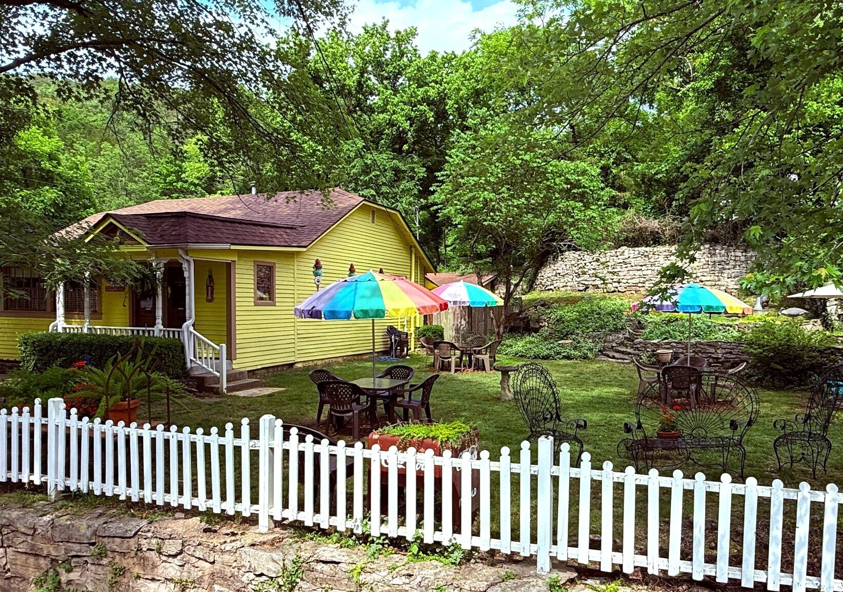 273 N Main St, Eureka Springs, AR for Sale