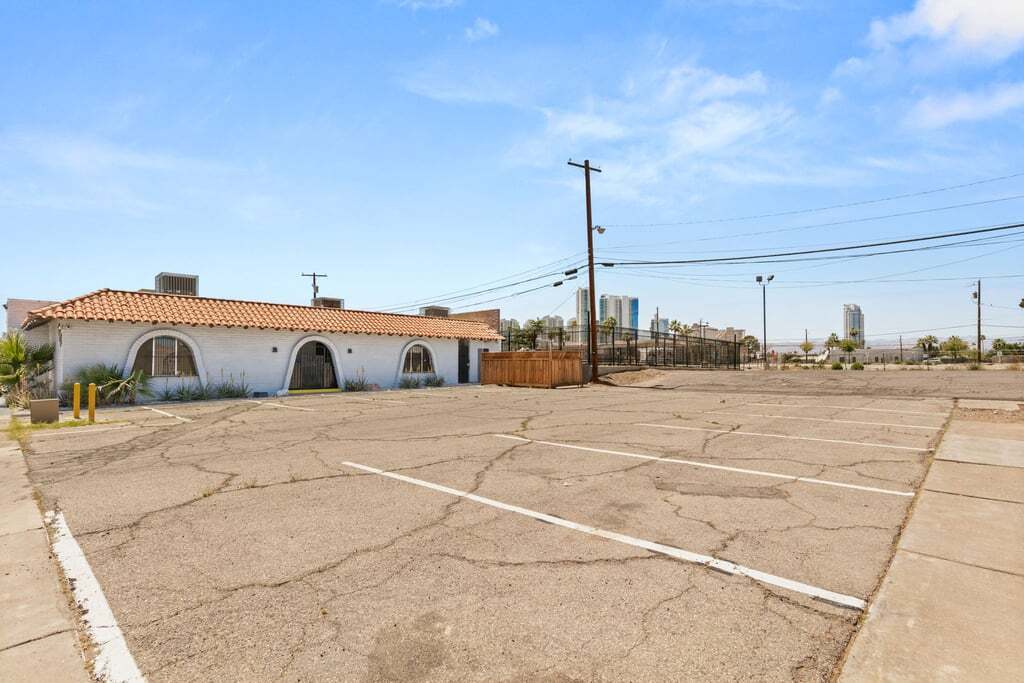 824 E Sahara Ave, Las Vegas, NV for Sale