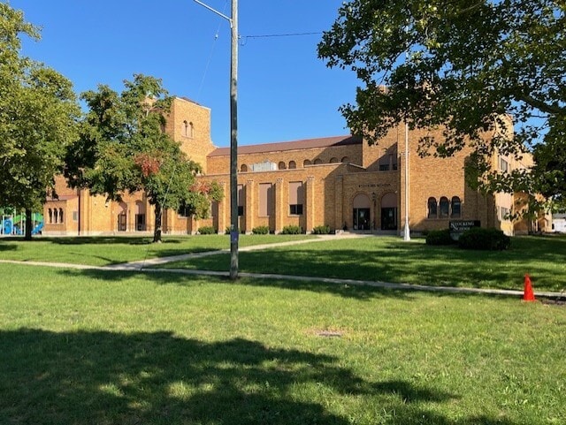 863 7th St NW, Grand Rapids, MI for Sale