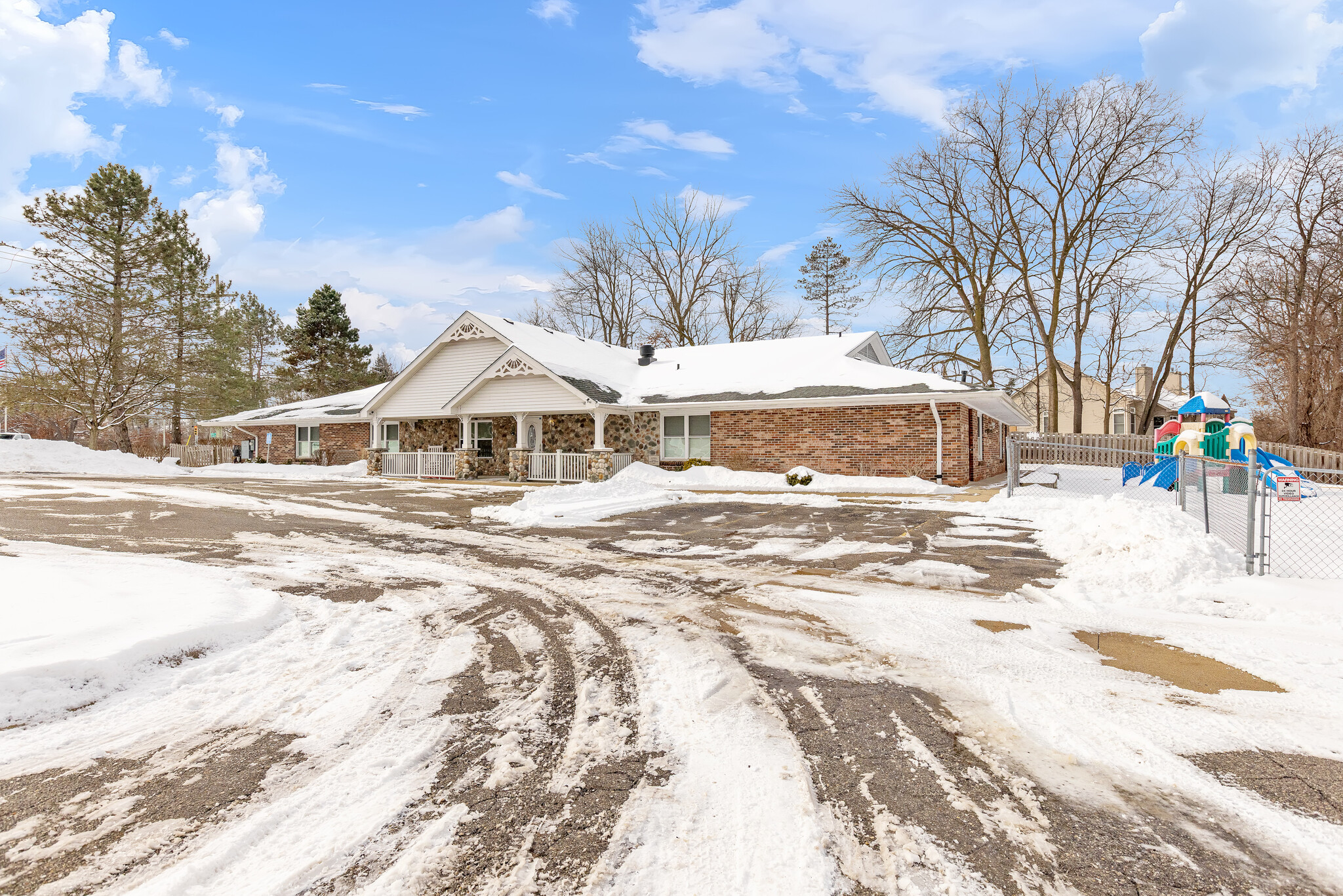 5758 Cooley Lake Rd, Waterford, MI for Sale