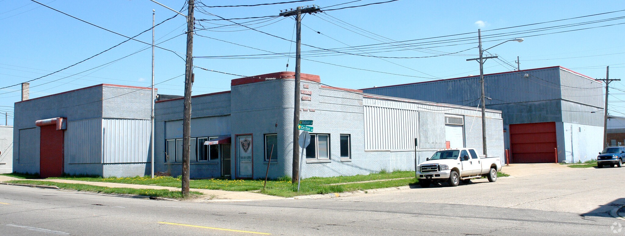 1590 Madison Ave SE, Grand Rapids, MI for Sale