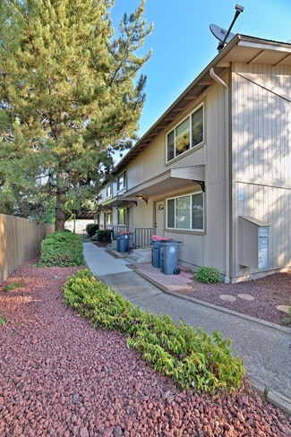 Central Point, OR Multi-Family - 437 Ash St
