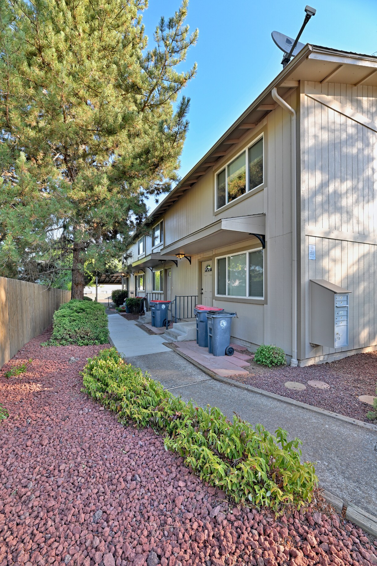 437 Ash St, Central Point, OR for Sale