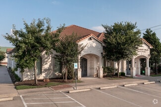 302 Heatherwilde Blvd  