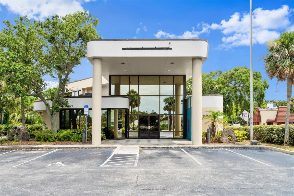 128 E Granada Blvd, Ormond Beach, FL for Sale