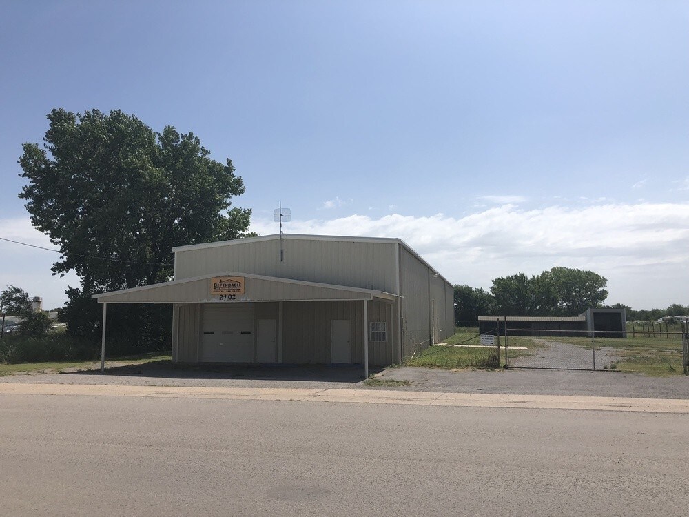2102 SW 3rd St, Lawton, OK for Rent