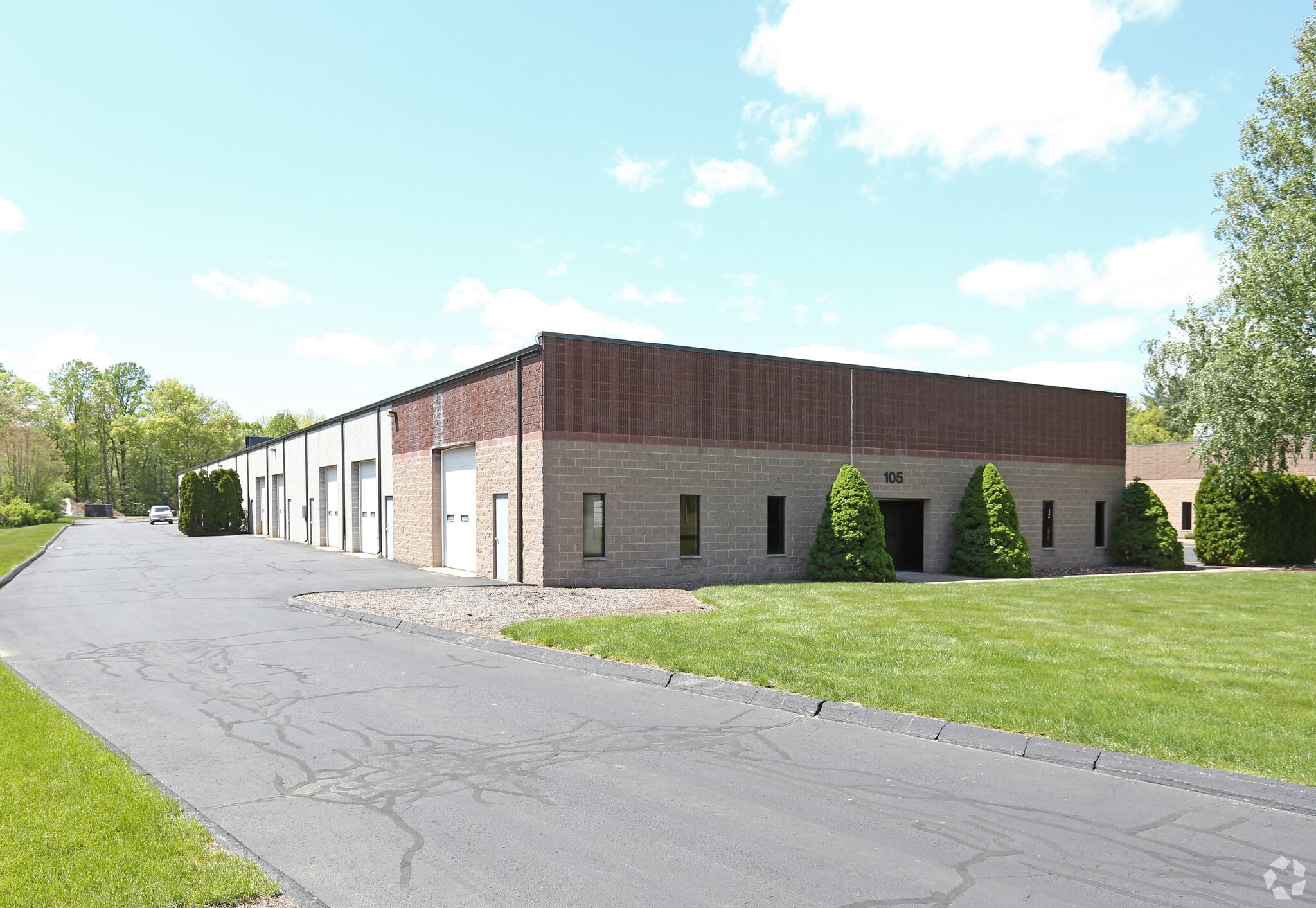 105 W Dudley Town Rd, Bloomfield, CT for Rent