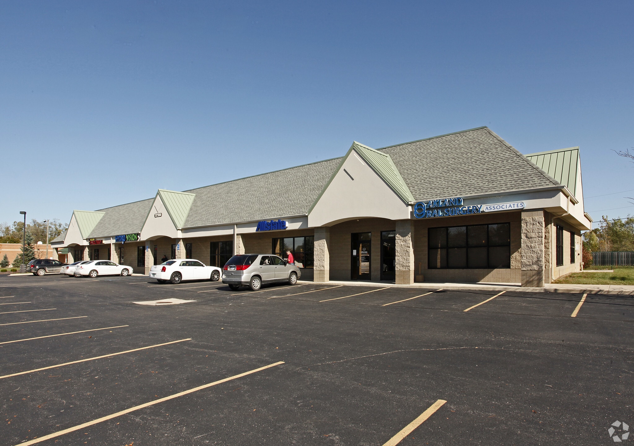 22180 Pontiac Trl, South Lyon, MI for Rent