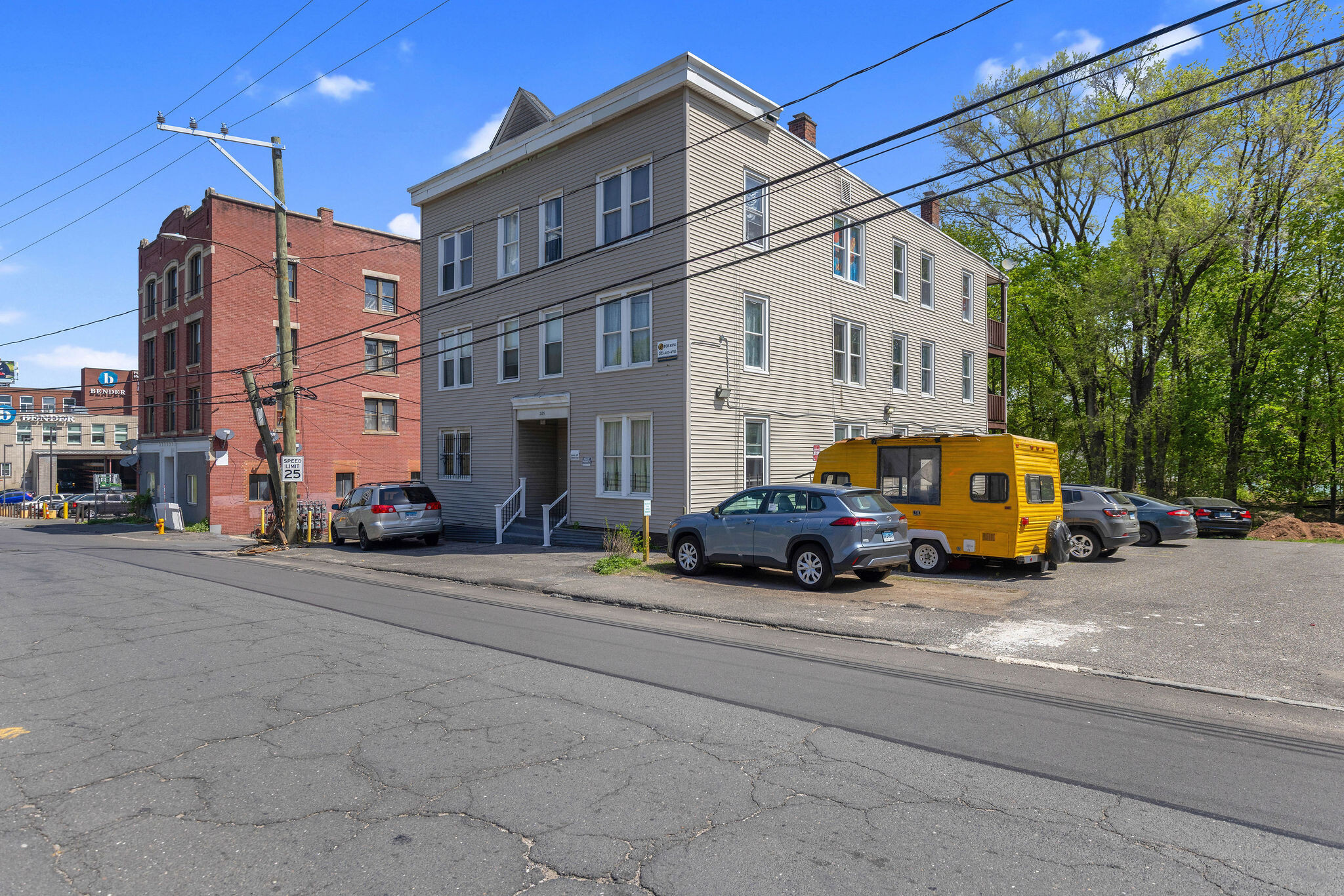 203 S Leonard St, Waterbury, CT for Sale