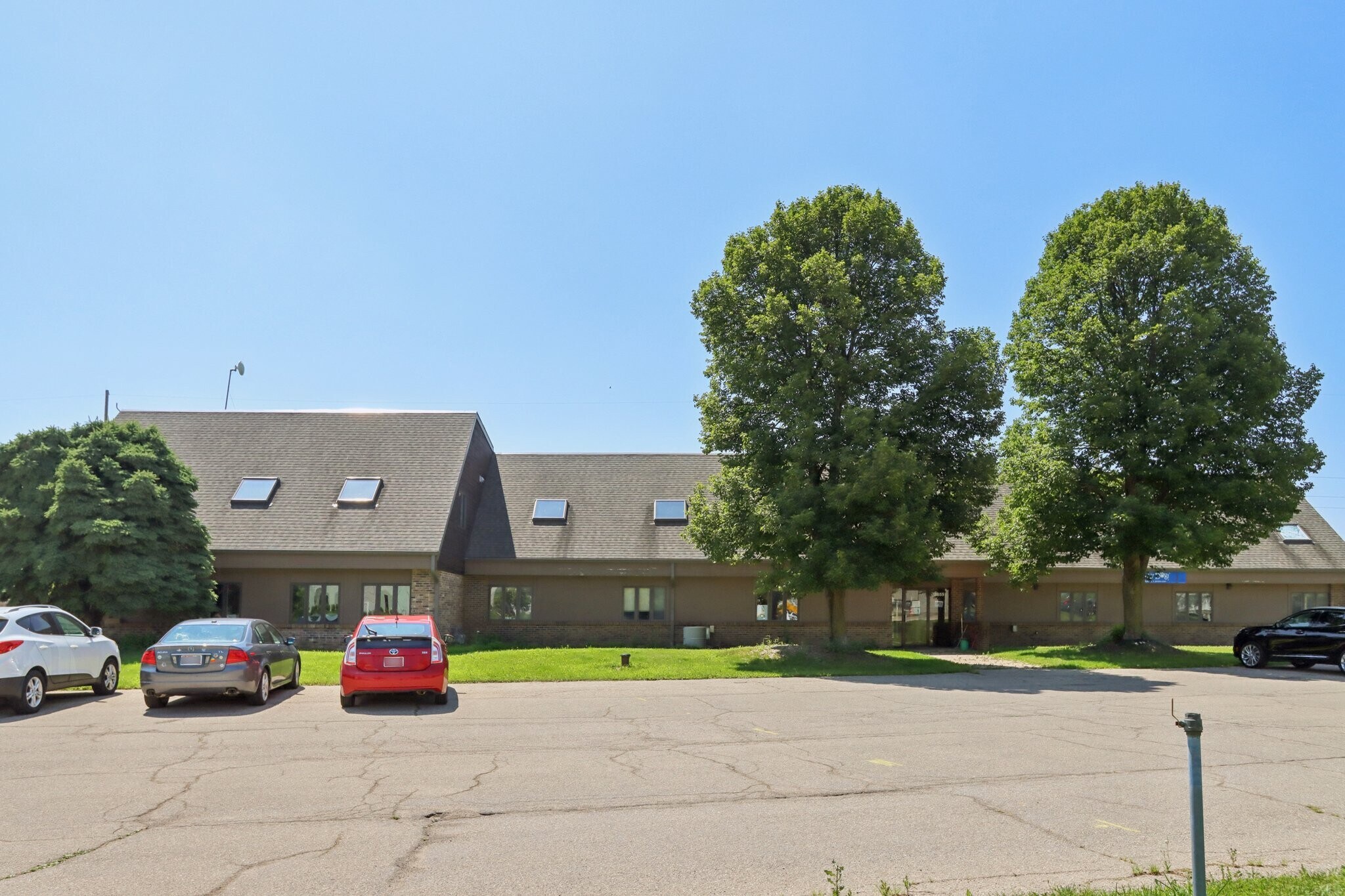 2851-2855 Capitol Dr, Sun Prairie, WI for Sale