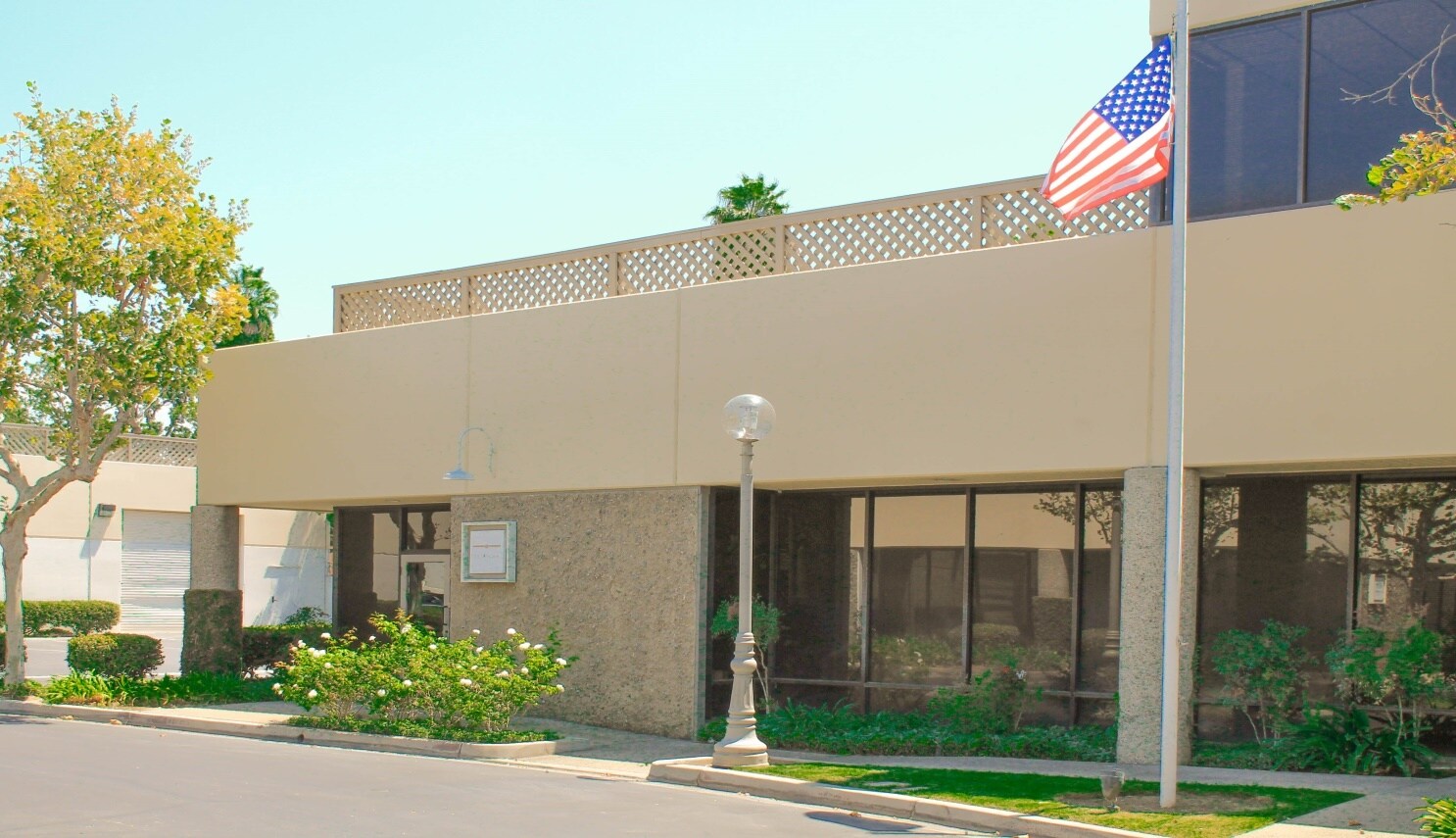 326 W Katella Ave Orange, CA 92867 Flex Property for Sale on