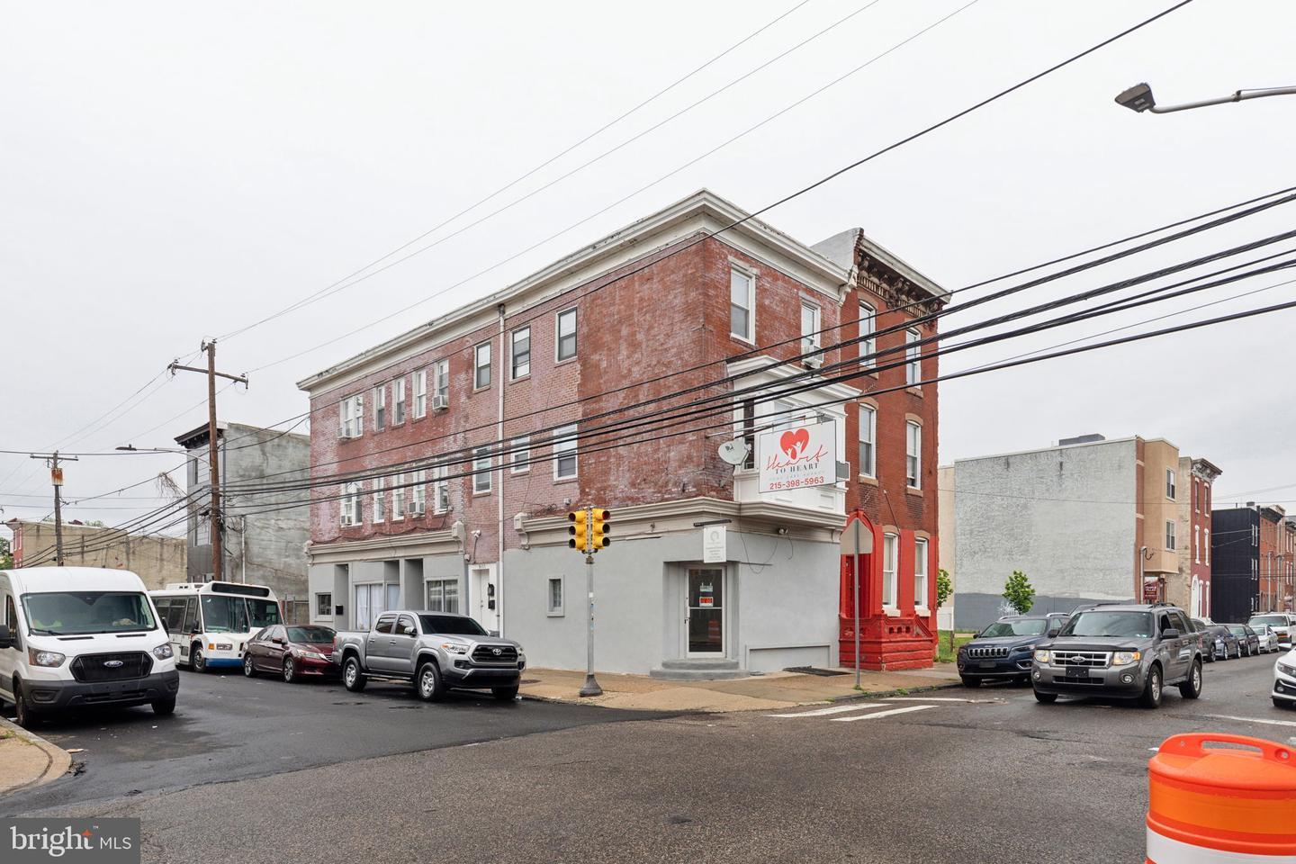 1633 W Oxford St, Philadelphia, PA for Sale