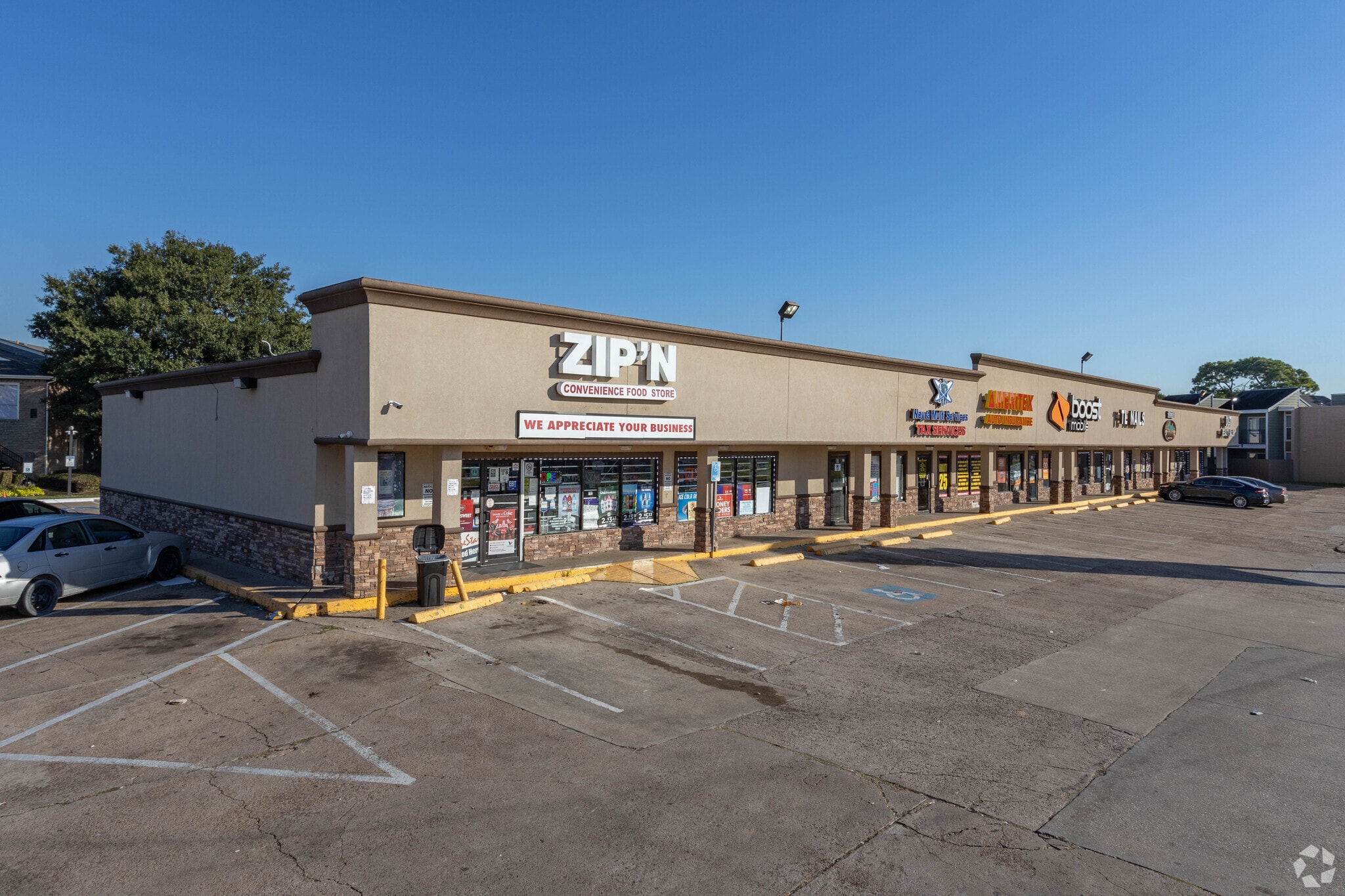 85 E Edgebrook Dr, Houston, TX for Rent