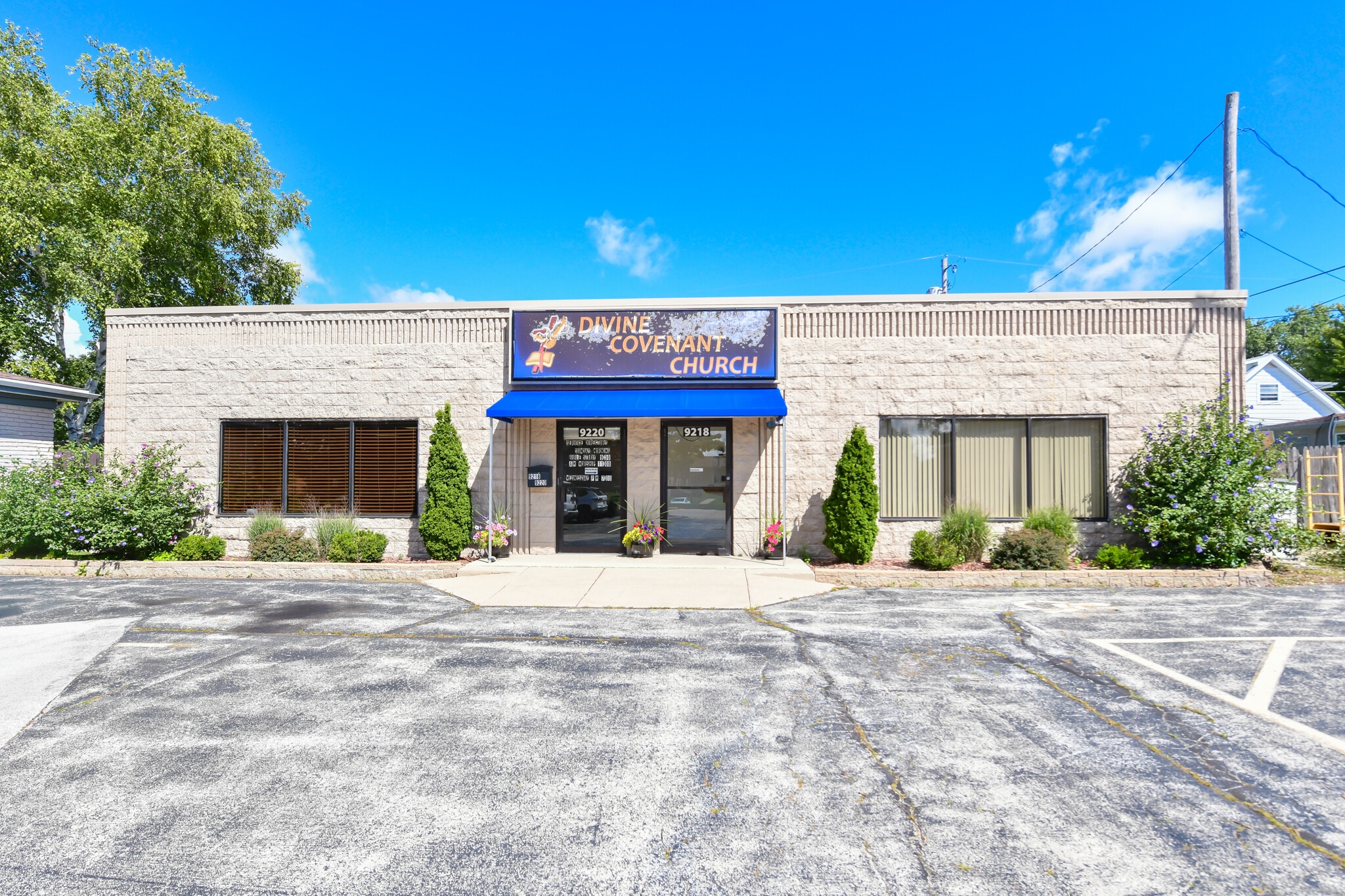 9218-9920 W Howard Ave, Milwaukee, WI for Sale