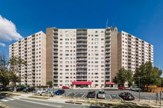 Alexandria, VA Apartments - 2500 N Van Dorn St