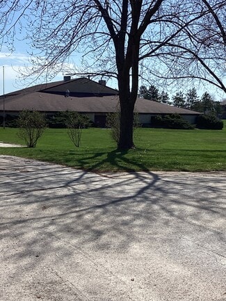 Oak Creek, WI undefined - 2525 Oakwood Rd