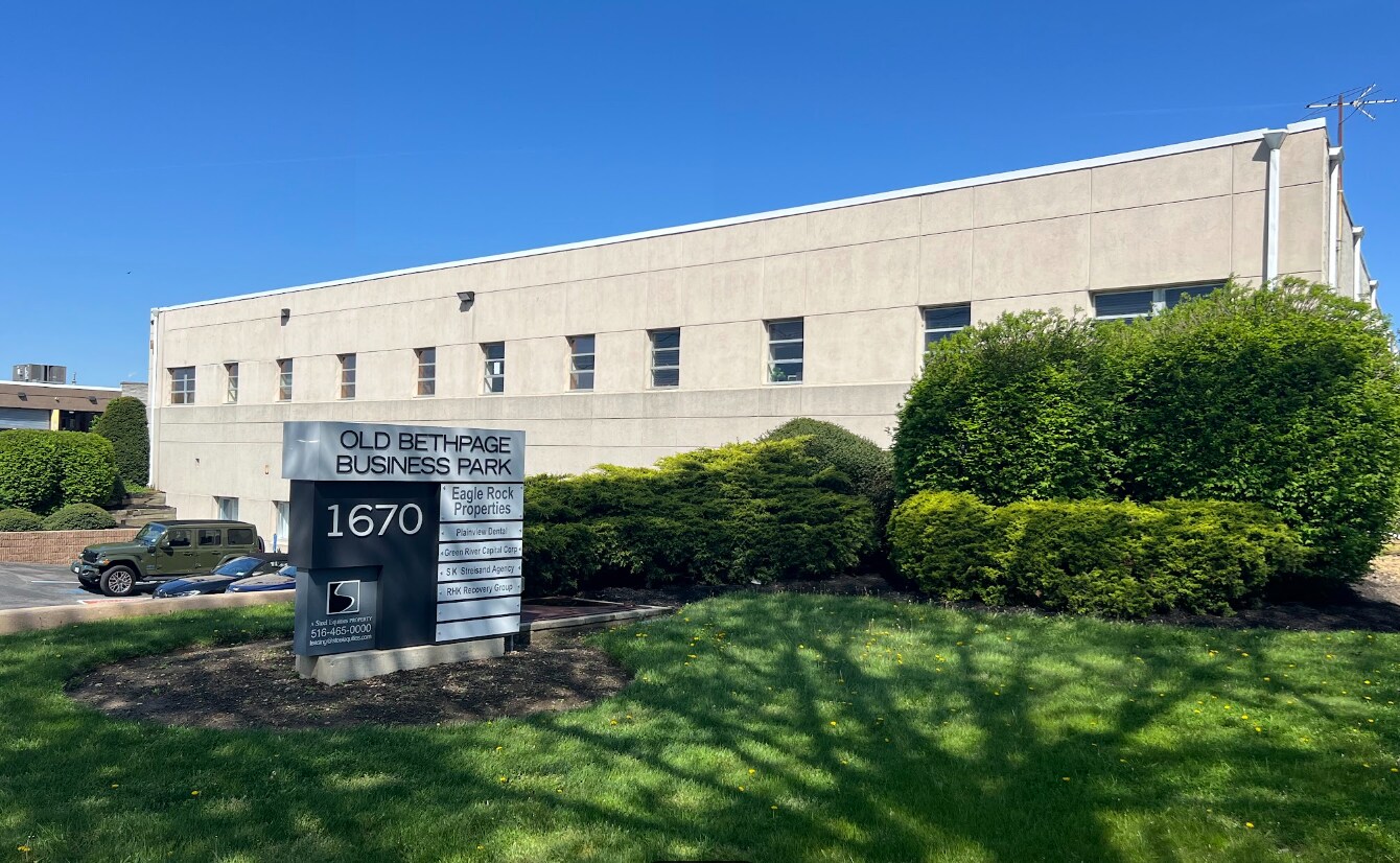 1670 Old Country Rd, Plainview, NY for Rent