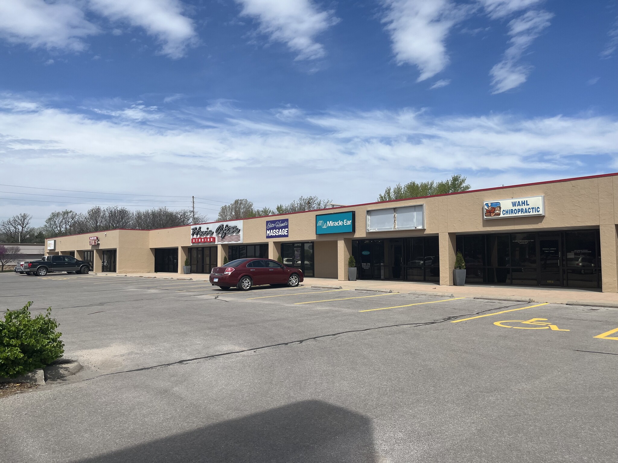 4800 W Maple St, Wichita, KS for Rent