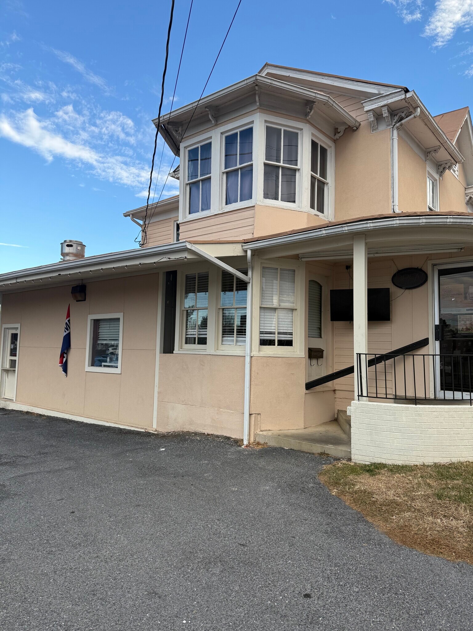 305 N Main St, Bridgewater, VA for Sale
