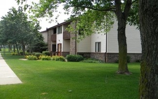 Three Oaks, MI Apartments - 305 Locust St W