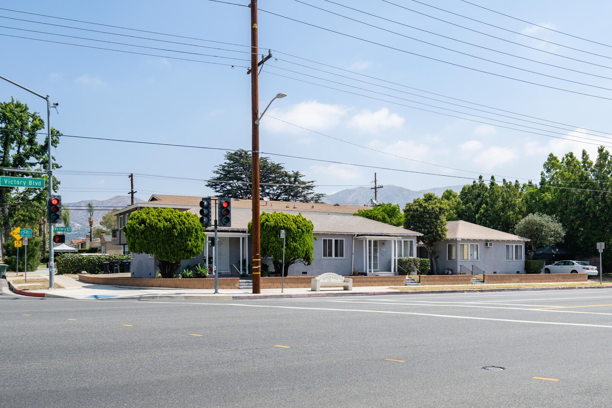 2013 W Victory Blvd Burbank, CA 91506 MultiFamily Property for Lease