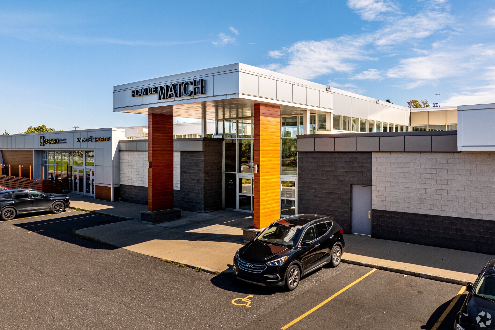 270-280 Boul Du Fort-Saint-Louis, Boucherville, QC for Rent