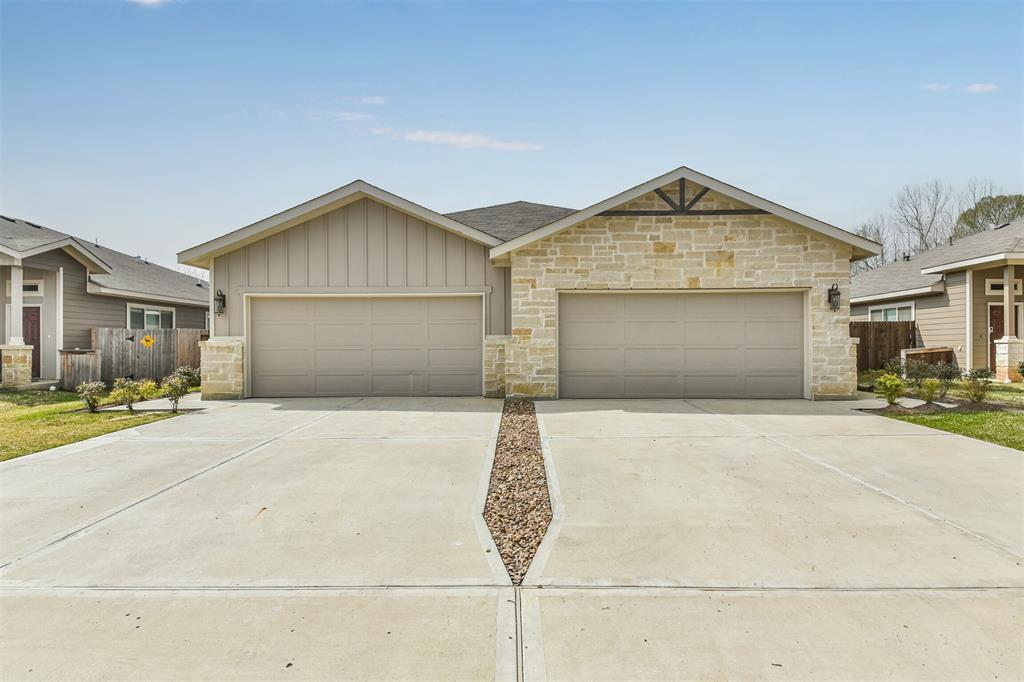 9902-9906 Grosbeak Ln, Magnolia, TX for Sale