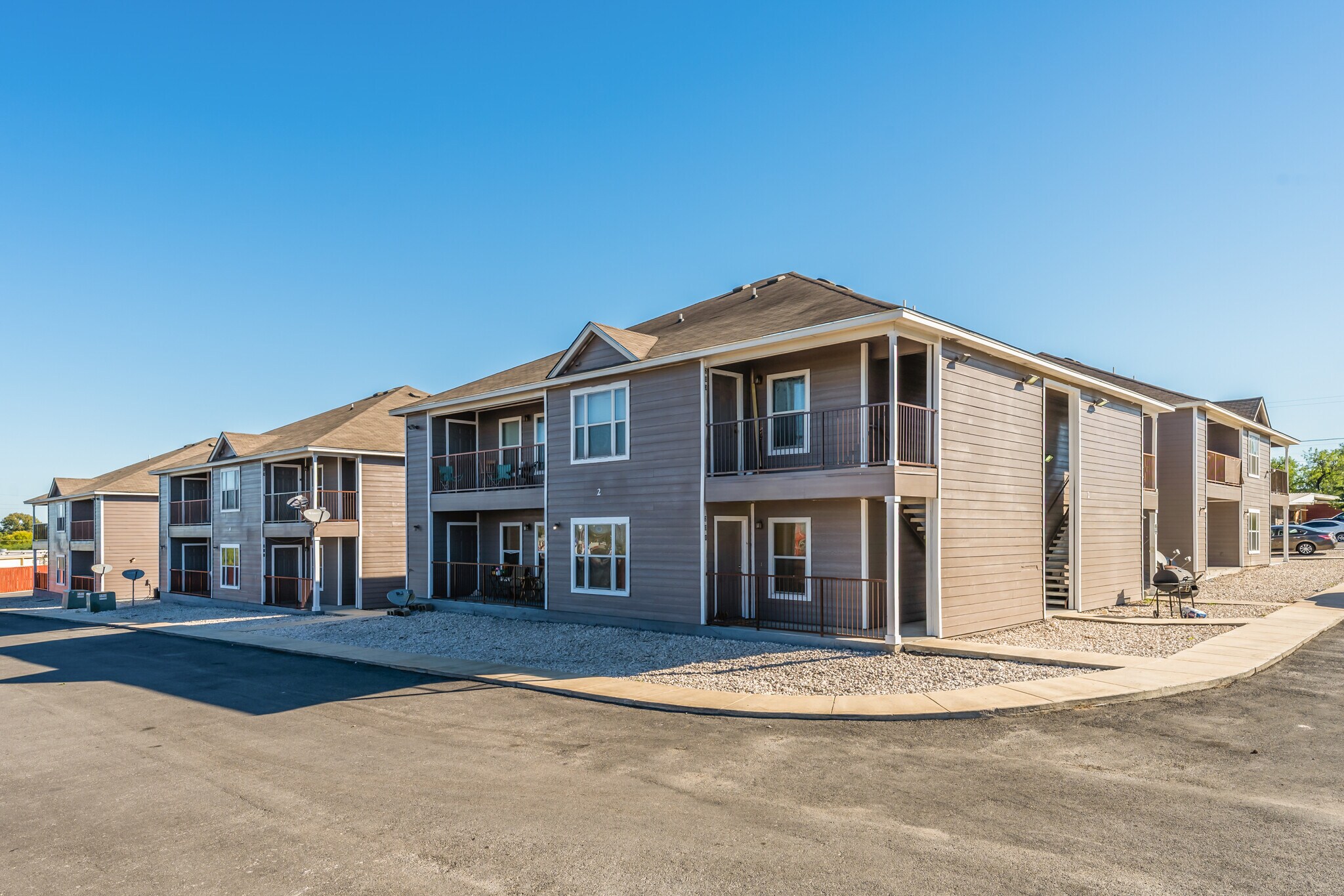516 S 9th St, Kenedy, TX for Sale