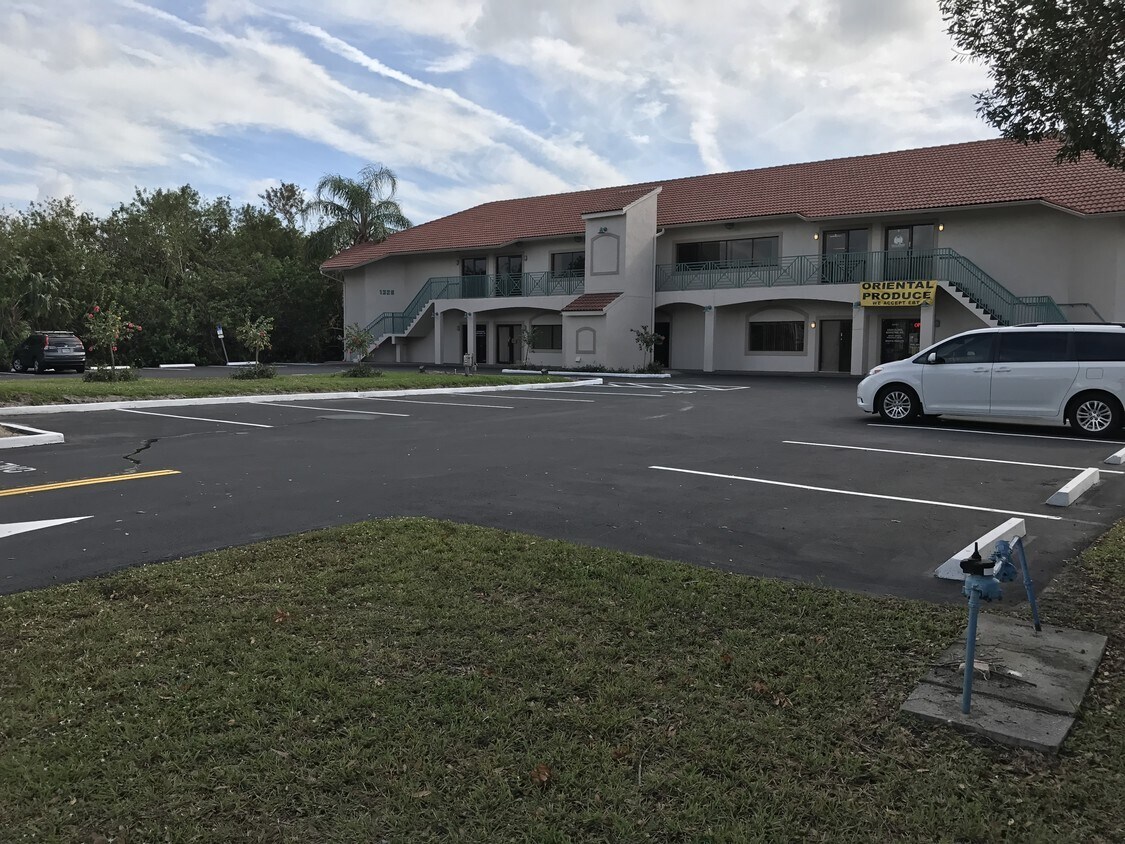 1326 SE Malabar Rd, Palm Bay, FL for Rent