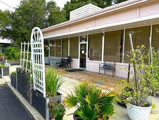 Charleston, SC Restaurant - 652 St Andrews Blvd