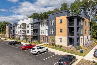 Midlothian, VA Apartments - 12801 Lucks Ln