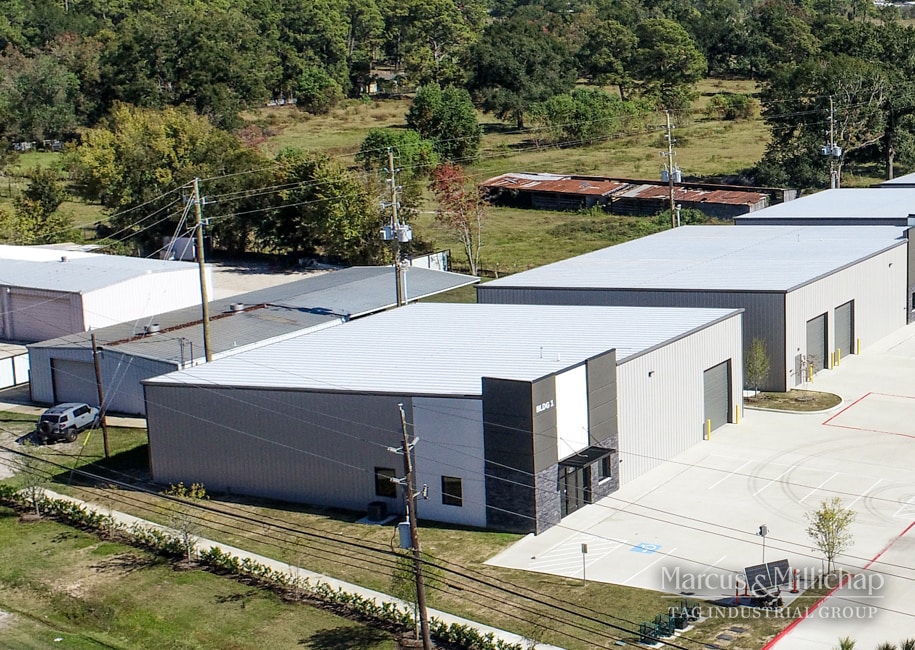 2323 S Houston Ave, Humble, TX for Sale