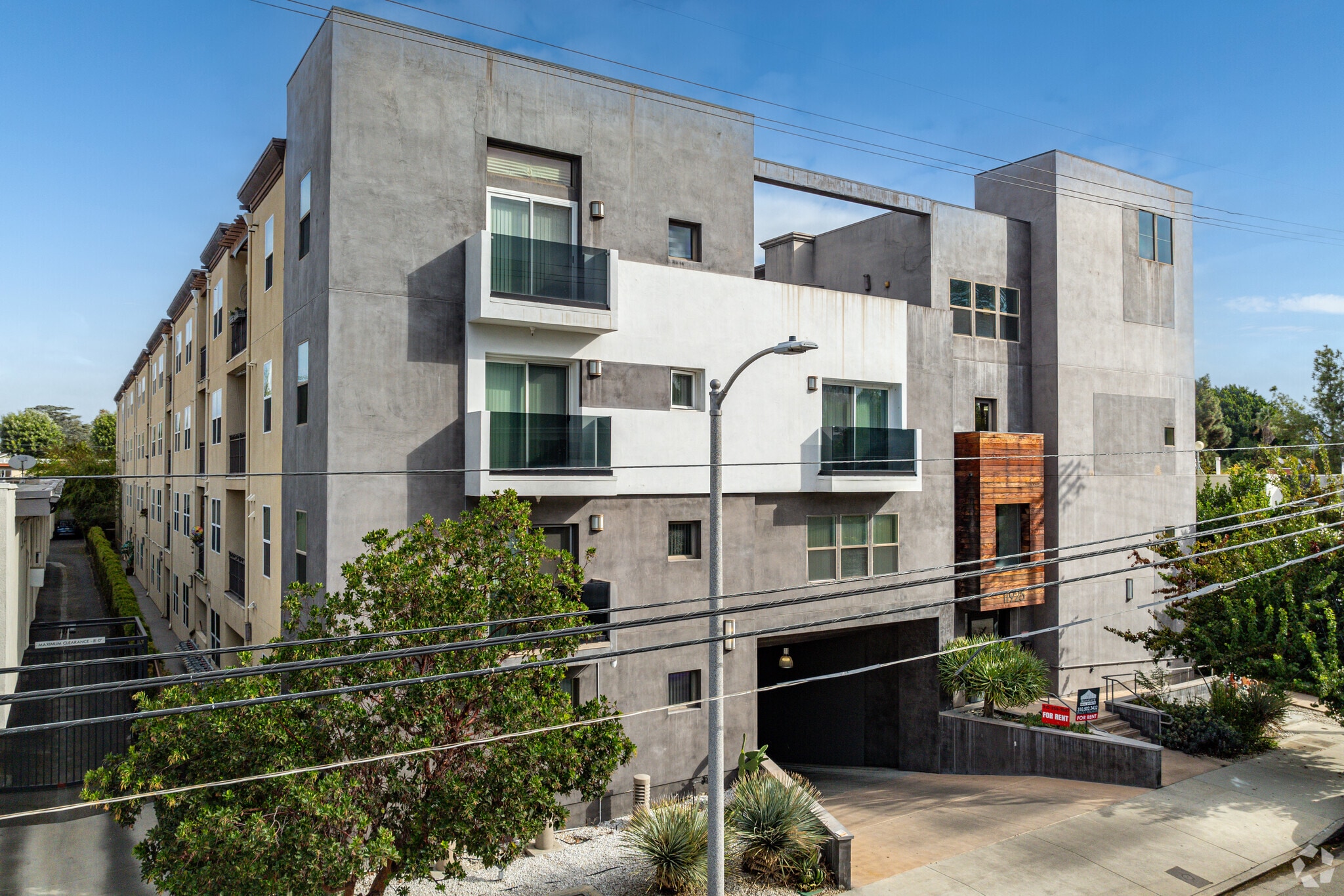 11925 Kling St, Valley Village, CA for Sale