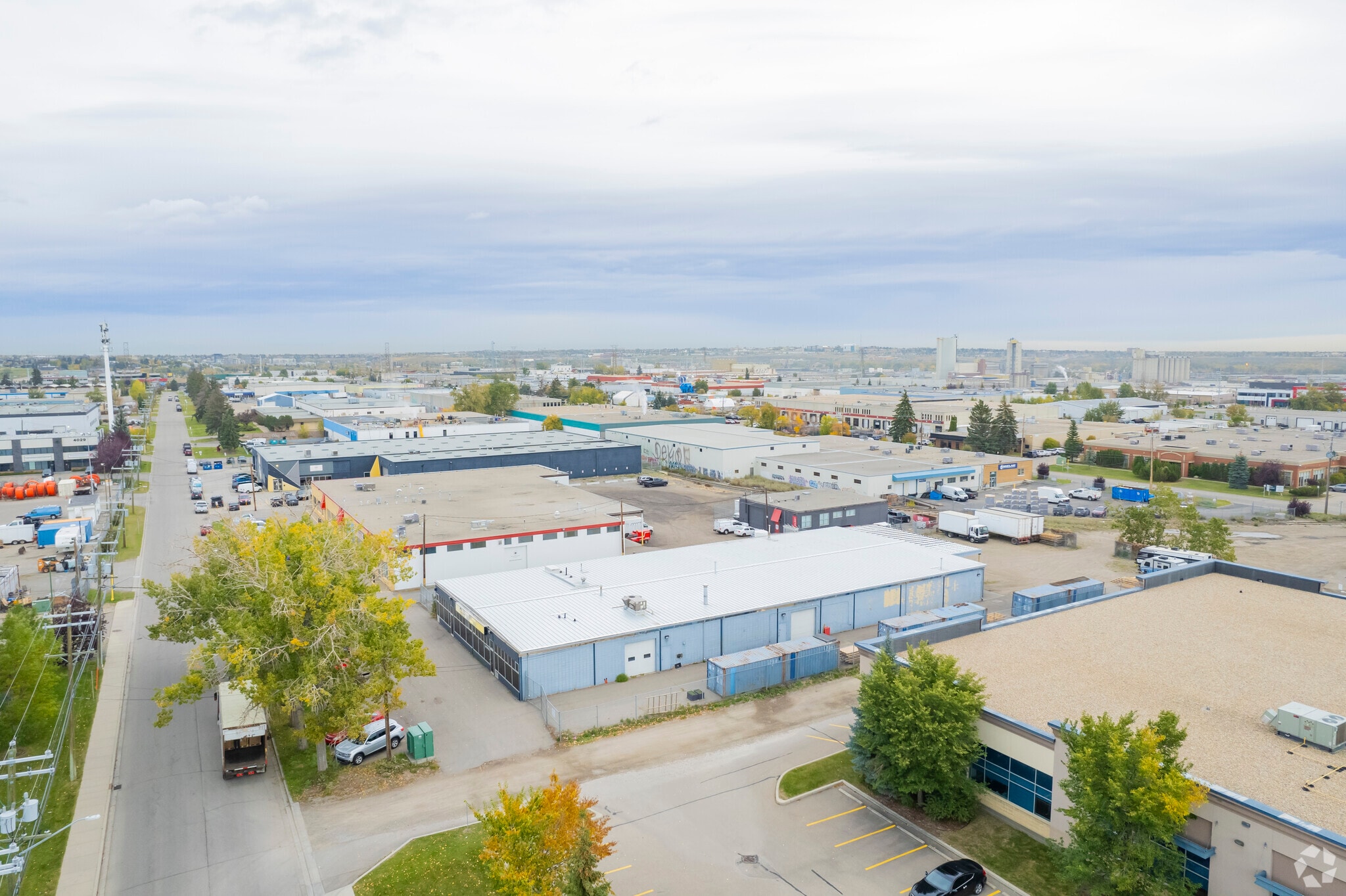 4124 8th St SE, Calgary, AB for Rent